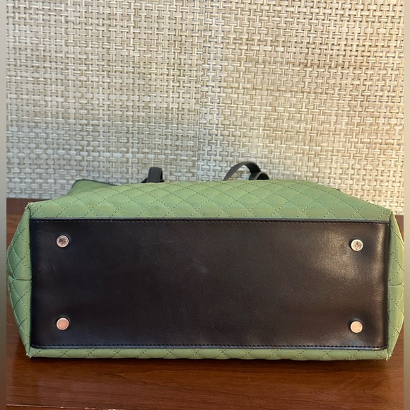 🌟3xHP🌟VTG 1990s Green Quilted Tote Bag Dark Brown Leather Trim Casual Corner - Picture 11 of 15